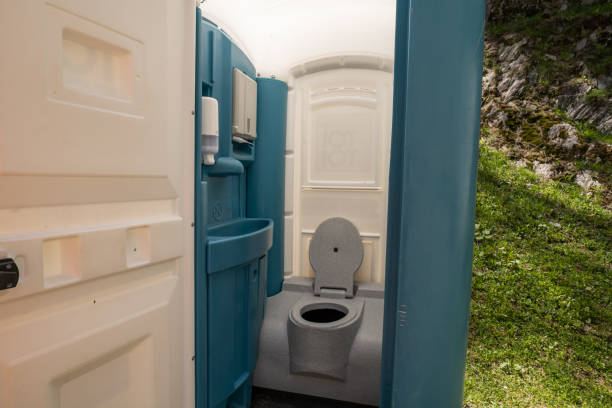 Best Construction site porta potty rental  in Waupaca, WI